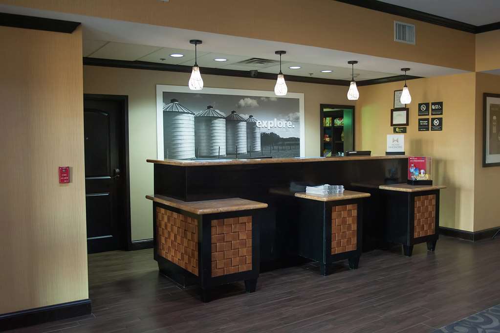 Hampton Inn & Suites Palestine Interior photo